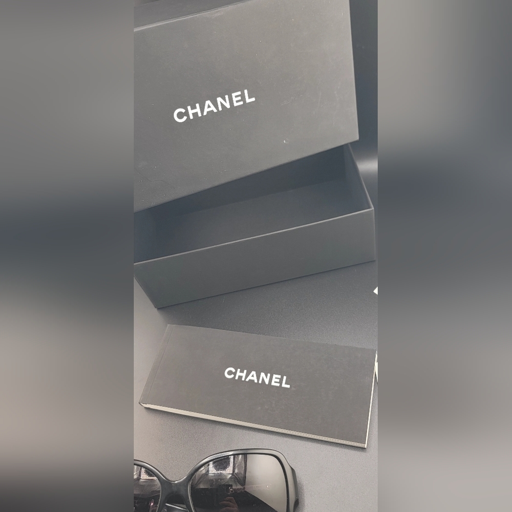 Vintage Chanel Tortoise Sunglasses With Box And Cleaning Wipe (New) - Picture 14 of 14